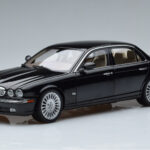 Jaguar XJ6 X350 エボニーブラック Almost Real 1:18