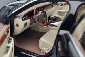 Jaguar XJ6 X350 エボニーブラック Almost Real 1:18 810501 メタル - 画像 7/11