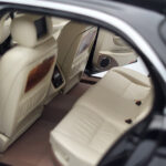 Jaguar XJ6 X350 エボニーブラック Almost Real 1:18 - image 8 of 11