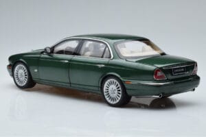 Jaguar XJ6 X350 レーシンググリーン Almost Real 1:18 810502 メタル - 画像 7/13