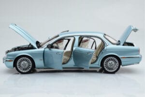 Jaguar XJ6 X350 Seafrost ライトブルー Almost Real 1:18 810503 メタル - 画像 5/11