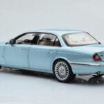 Jaguar XJ6 X350 Seafrost ライトブルー Almost Real 1:18 - image 8 of 11