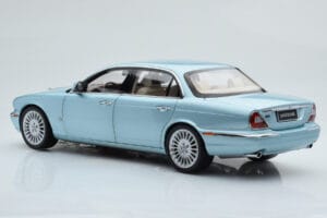 Jaguar XJ6 X350 Seafrost ライトブルー Almost Real 1:18 810503 メタル - 画像 8/11