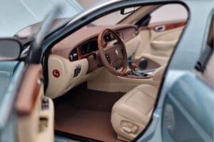 Jaguar XJ6 X350 Seafrost ライトブルー Almost Real 1:18 810503 メタル - 画像 9/11