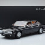 Jaguar XJ6 XJ40 エボニーブラック Almost Real 1:18 - image 11 of 11