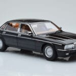 Jaguar XJ6 XJ40 エボニーブラック Almost Real 1:18 - image 6 of 11