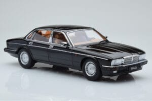 Jaguar XJ6 XJ40 エボニーブラック Almost Real 1:18 810543 メタル - 画像 6/11