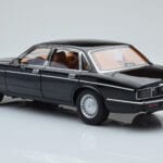 Jaguar XJ6 XJ40 エボニーブラック Almost Real 1:18 - image 7 of 11