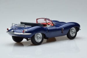 Jaguar XKSS ブルー AUTOart 1:18 73510 メタル - 画像 3/9
