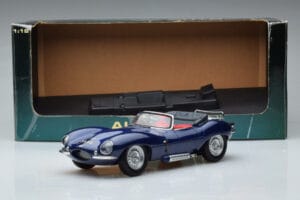 Jaguar XKSS ブルー AUTOart 1:18 73510 メタル - 画像 9/9