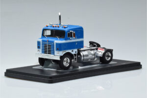 Kenworth Bullnose ブルー IXO 1:43