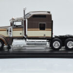Kenworth W900 ブラウン IXO 1:43 - image 2 of 4