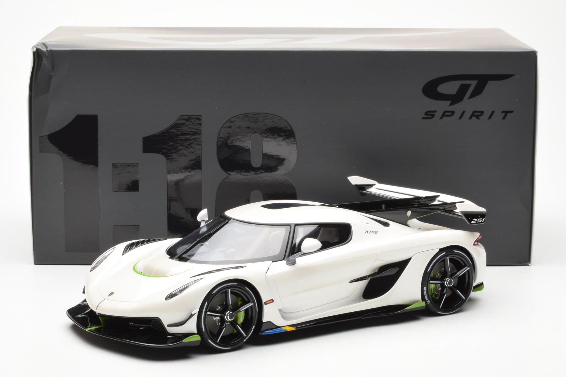 Koenigsegg Jesko Attack ホワイト GT Spirit 1:18 GT389 レジン - 画像 6/6