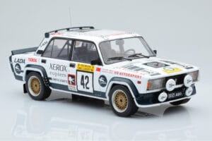 Lada 2105 VFTS #42 S. Brundza Rally 1000 Lakes 1984 IXO 1:18 18RMC146 メタル - 画像 4/6