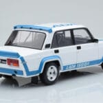 Lada 2105 VFTS ホワイト IXO 1:18 - image 2 of 6