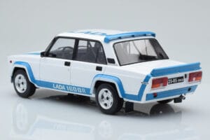 Lada 2105 VFTS ホワイト IXO 1:18 18CMC144 メタル - 画像 5/6
