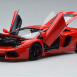 Lamborghini Aventador LP700-4 アンドロメダレッド AUTOart 1:18 - image 2 of 10