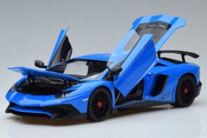 Lamborghini Aventador LP750-4 SV ブルー AUTOart 1:18 74559 コンポジット - 画像 2/8