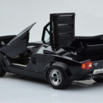 Lamborghini Countach LP5000S ブラック AUTOart 1:18 - image 3 of 10