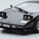 Lamborghini Countach LP5000S ブラック AUTOart 1:18 - image 8 of 10