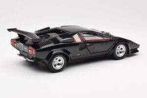Lamborghini Countach LP 5000 Quattrovalvole ブラック Kyosho 1:18 08320BK メタル - 画像 3/8