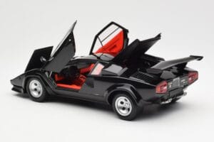 Lamborghini Countach LP 5000 Quattrovalvole ブラック Kyosho 1:18 08320BK メタル - 画像 5/8