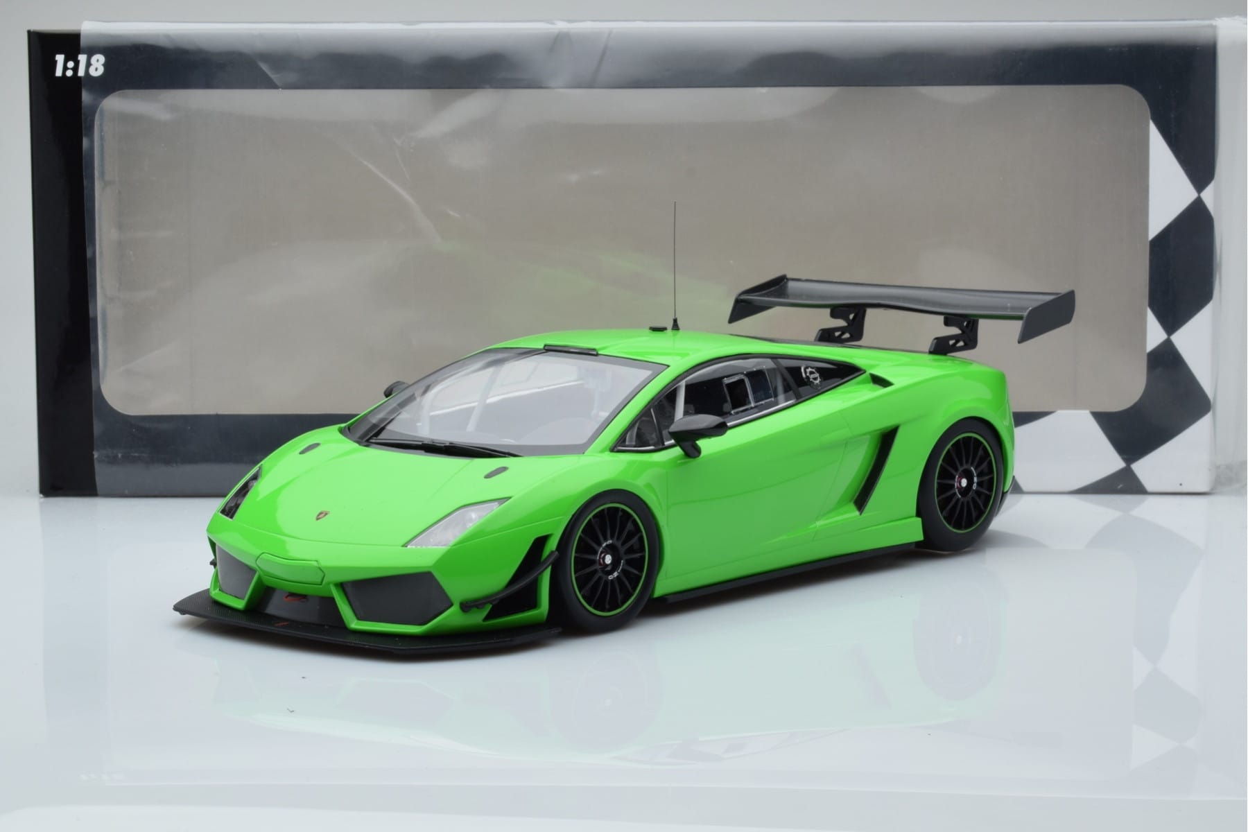 Lamborghini Gallardo LP600+ GT3 グリーン Minichamps 1:18 151111101 メタル - 画像 6/6