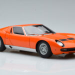 Lamborghini Miura SV オレンジ AUTOart 1:18 - image 6 of 8