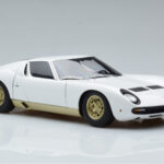 Lamborghini Miura SV ホワイト AUTOart 1:18 - image 6 of 8