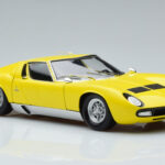 Lamborghini Miura SV イエロー Kyosho 1:18 - image 6 of 11