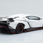 Lamborghini Veneno ホワイト AUTOart 1:18 - image 4 of 8