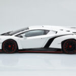 Lamborghini Veneno ホワイト AUTOart 1:18 - image 5 of 8