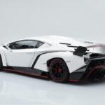 Lamborghini Veneno ホワイト AUTOart 1:18 - image 7 of 8