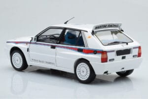 Lancia Delta HF Integrale 6 ホワイト Kyosho 1:18 08344E メタル - 画像 7/8
