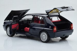 Lancia Delta HF Integrale Club Italia ブルー Kyosho 1:18 08343SC メタル - 画像 3/8
