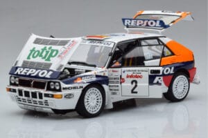 Lancia Delta HF Integrale Evoluzione #2 C. Sainz / L. Moya Tour de Corse 1993 Kyosho 1:18 08348J メタル - 画像 2/9