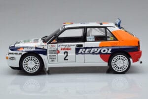 Lancia Delta HF Integrale Evoluzione #2 C. Sainz / L. Moya Tour de Corse 1993 Kyosho 1:18 08348J メタル - 画像 4/9