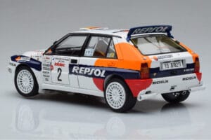 Lancia Delta HF Integrale Evoluzione #2 C. Sainz / L. Moya Tour de Corse 1993 Kyosho 1:18 08348J メタル - 画像 6/9