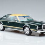 Lincoln Continental Mark V ダークグリーン MCG 1:18 MCG18404 メタル - image 4 of 6