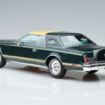 Lincoln Continental Mark V ダークグリーン MCG 1:18 MCG18404 メタル - image 5 of 6