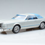 Lincoln Continental Mark V シルバー MCG 1:18