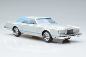 Lincoln Continental Mark V シルバー MCG 1:18 MCG18403 メタル - 画像 4/6