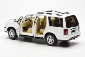 Lincoln Navigator ホワイト AUTOart 1:18 72761 メタル - 画像 5/8