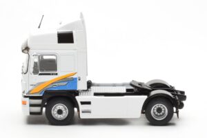 MAN F2000 ホワイト IXO 1:43