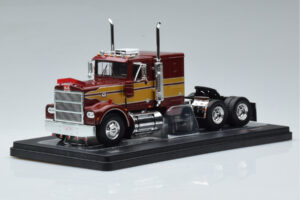 Marmon CHDT レッドゴールド IXO 1:43