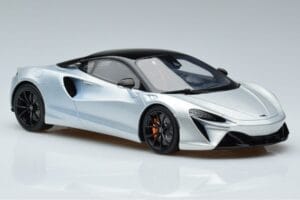 McLaren Artura シルバー GT Spirit 1:18 GT873 レジン - 画像 4/6
