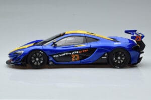 McLaren P1 GTR ブルー イエローストライプ AUTOart 1:18 81542 コンポジット - 画像 4/7