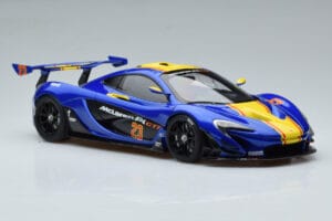 McLaren P1 GTR ブルー イエローストライプ AUTOart 1:18 81542 コンポジット - 画像 5/7