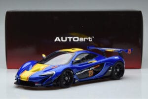 McLaren P1 GTR ブルー イエローストライプ AUTOart 1:18 81542 コンポジット - 画像 7/7