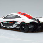 McLaren P1 GTR グロスホワイト レッドストライプ AUTOart 1:18 - image 6 of 7